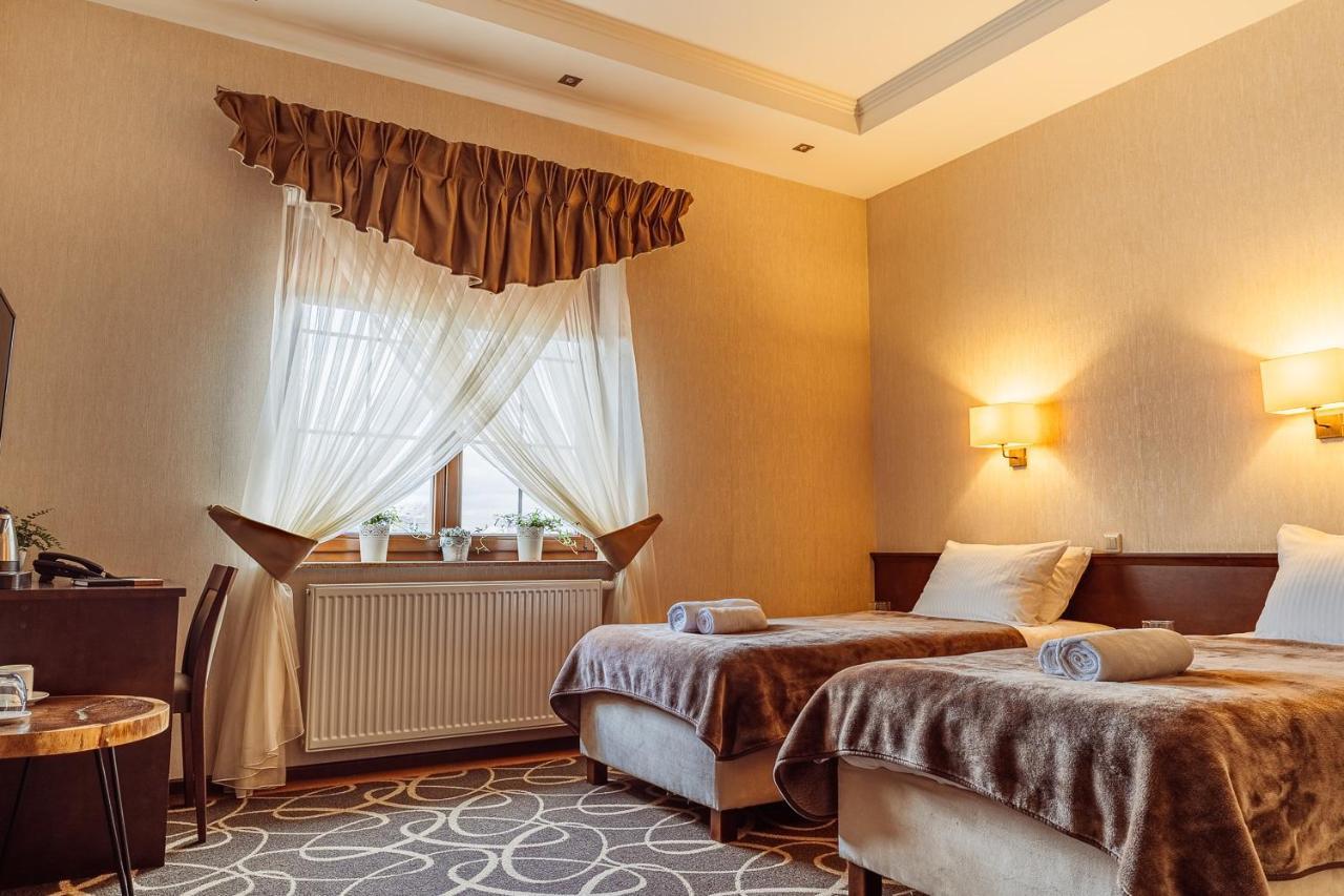 Hotel Dwor Choiny Kazimierówka Dış mekan fotoğraf