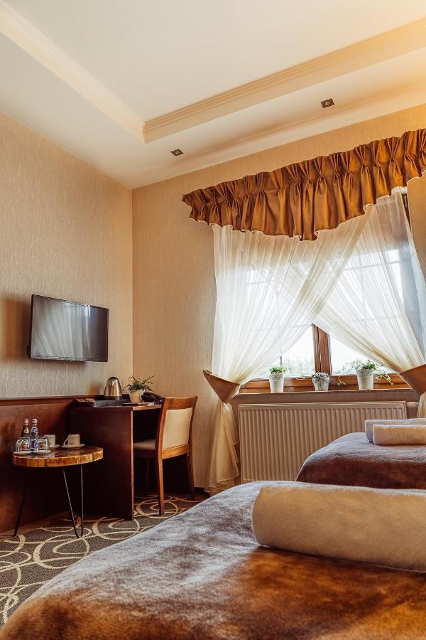 Hotel Dwor Choiny Kazimierówka Dış mekan fotoğraf