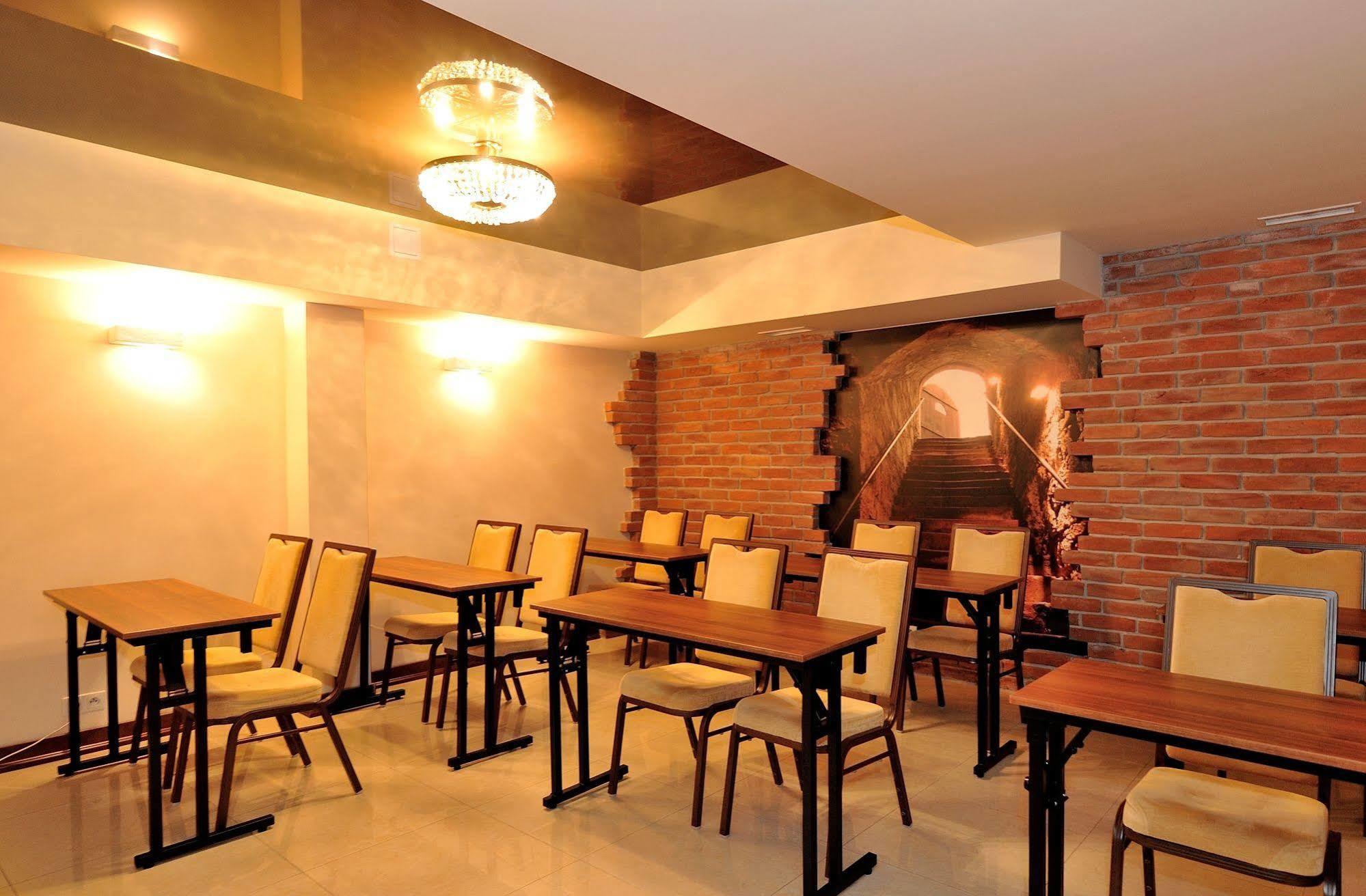 Hotel Dwor Choiny Kazimierówka Dış mekan fotoğraf