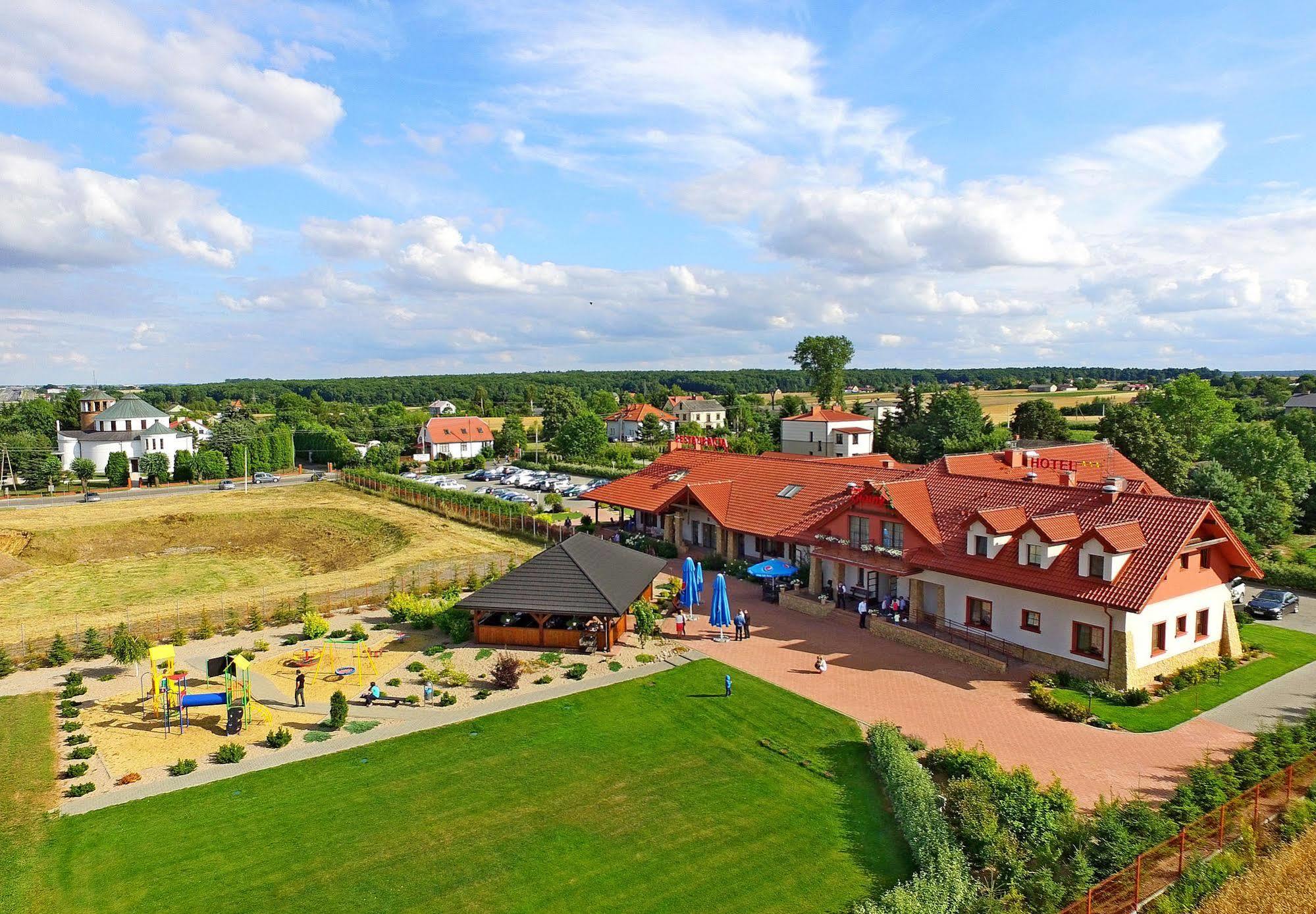 Hotel Dwor Choiny Kazimierówka Dış mekan fotoğraf