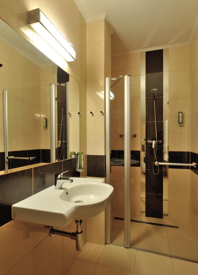 Hotel Dwor Choiny Kazimierówka Dış mekan fotoğraf