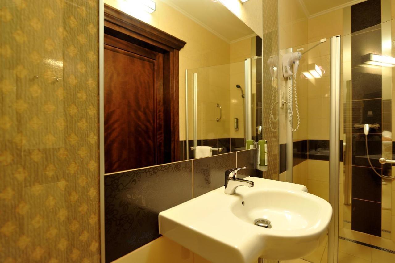 Hotel Dwor Choiny Kazimierówka Dış mekan fotoğraf