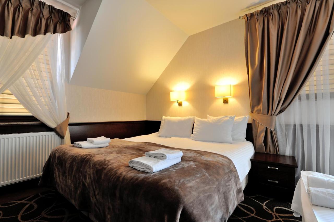 Hotel Dwor Choiny Kazimierówka Dış mekan fotoğraf