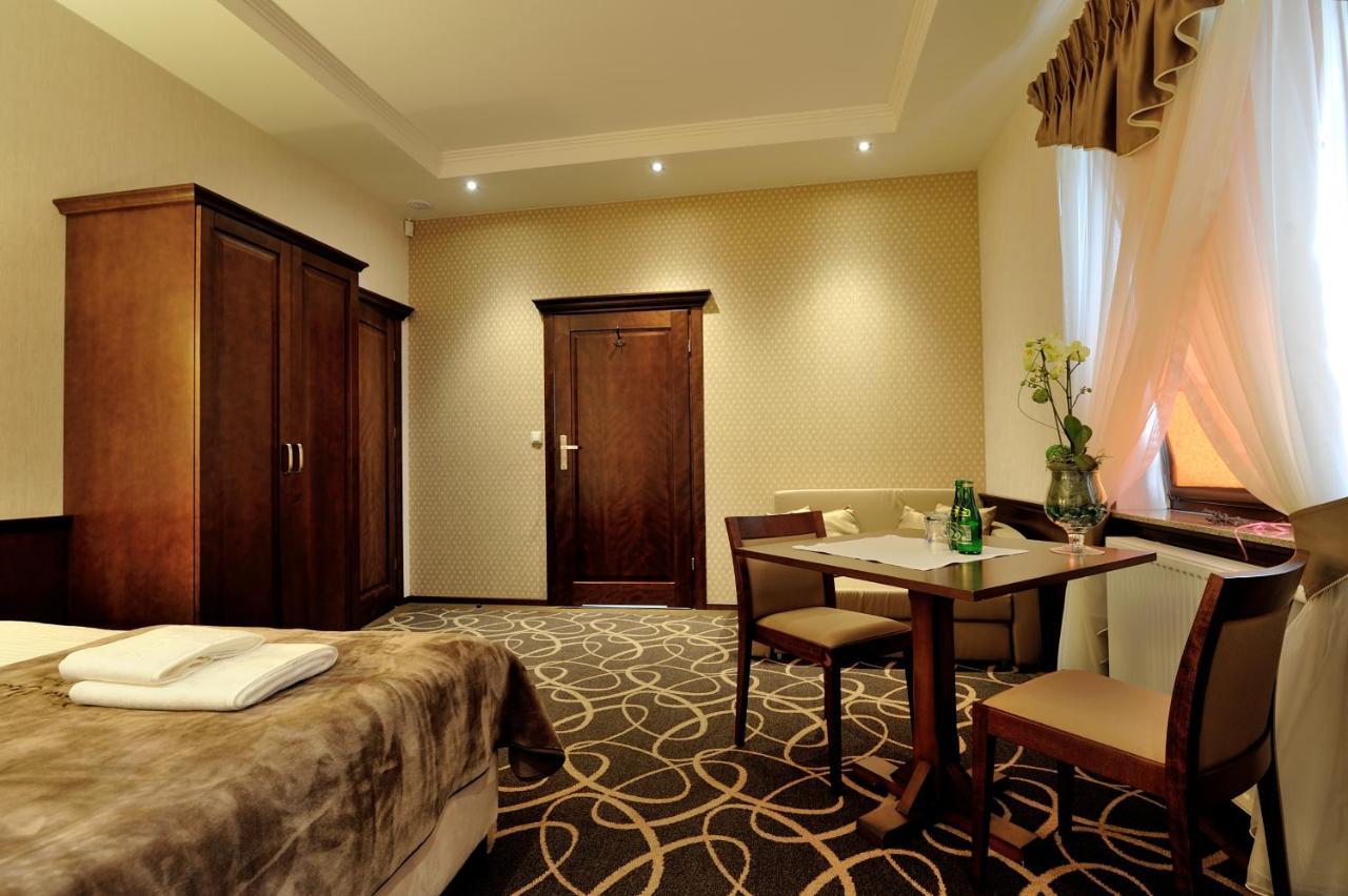 Hotel Dwor Choiny Kazimierówka Dış mekan fotoğraf