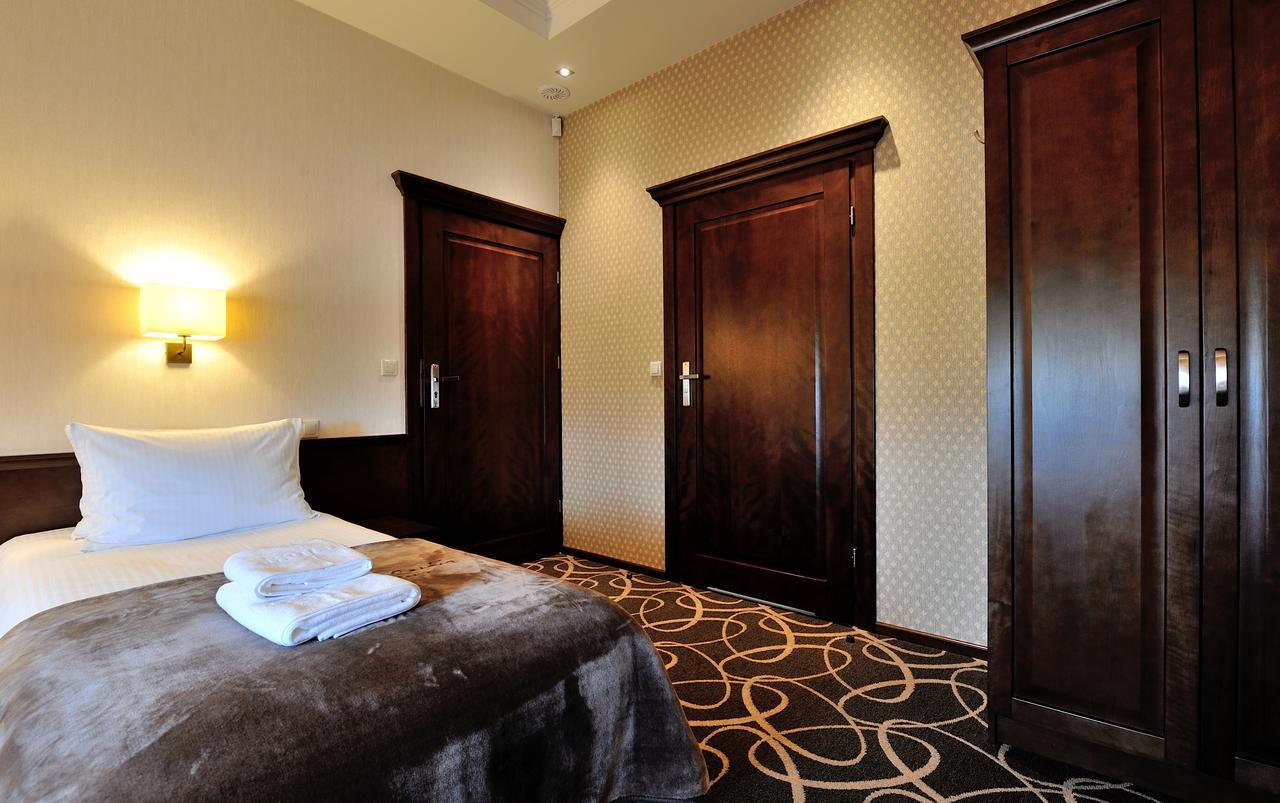 Hotel Dwor Choiny Kazimierówka Dış mekan fotoğraf