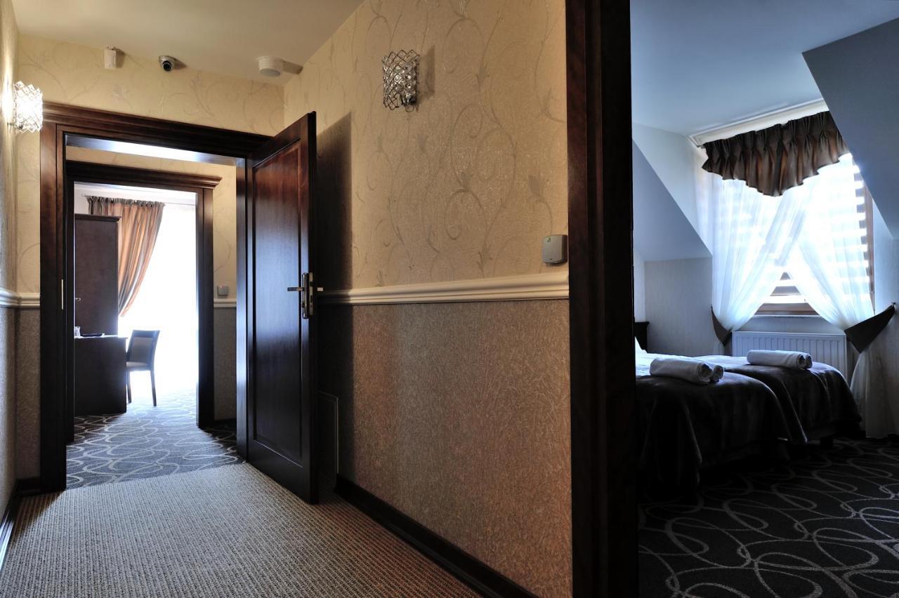 Hotel Dwor Choiny Kazimierówka Dış mekan fotoğraf
