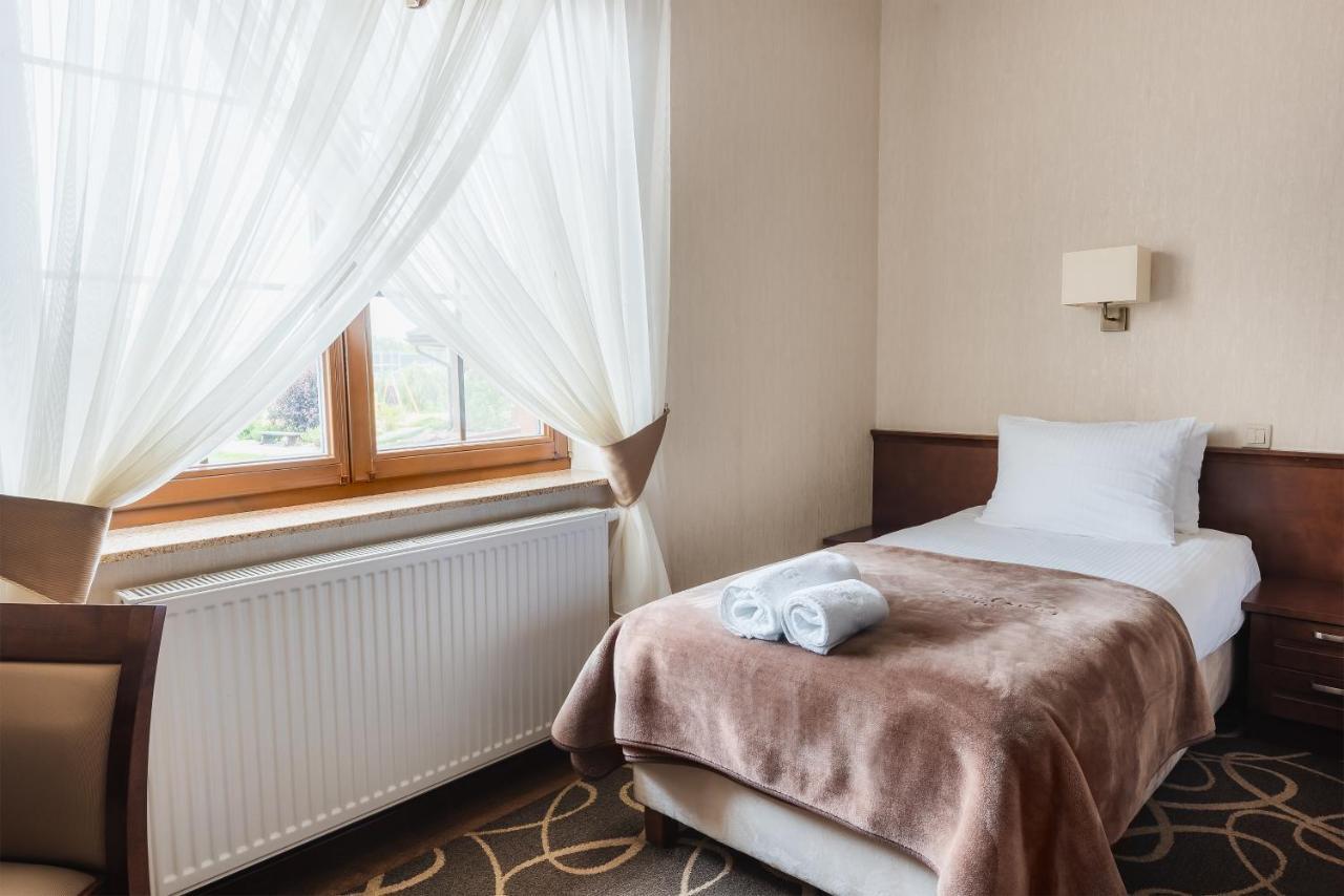 Hotel Dwor Choiny Kazimierówka Dış mekan fotoğraf